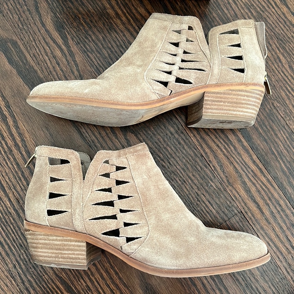 Vince Camuto Bootie